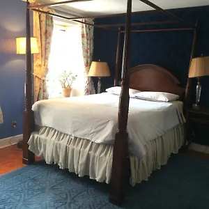 4* Couette-café Maison Historique James Thompson
